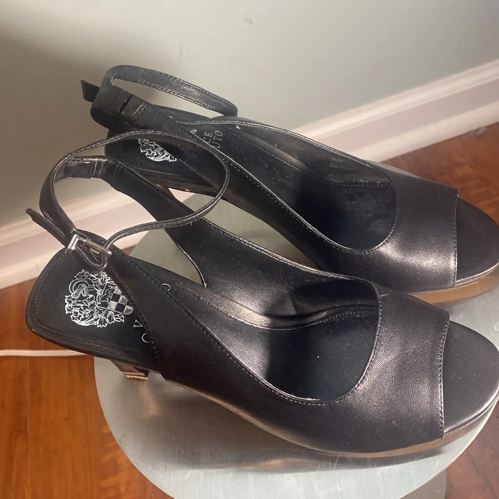 NWOT VINCE CAMUTO BLACK LEATHER SHOES